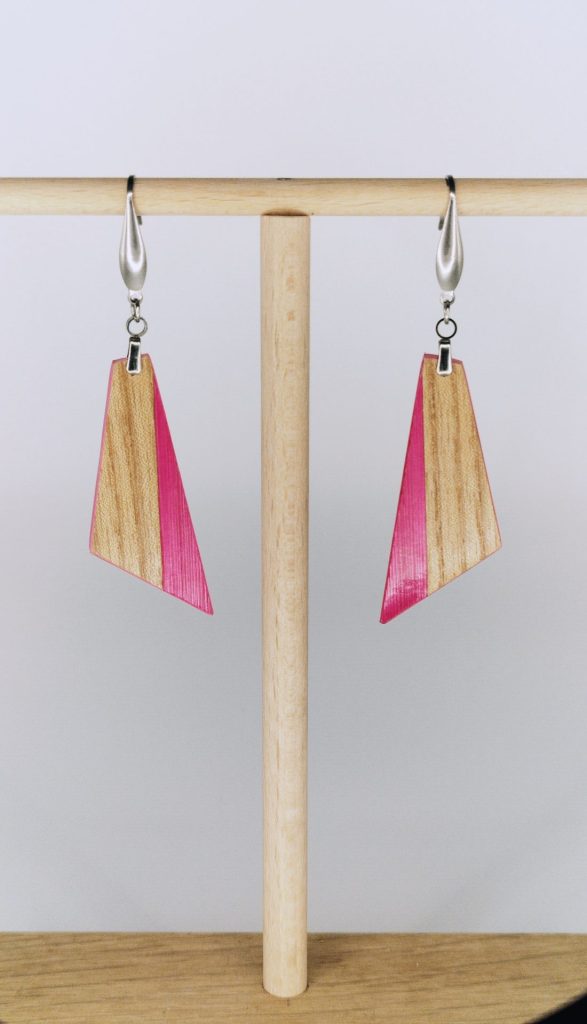 Boucles d'oreilles en bois artisanales Raspberry, éventail rose et paille, marqueterie de paille Retro Nova