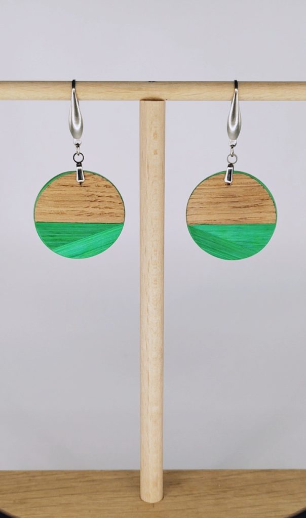 Boucles d'oreilles en bois artisanales Gaïa, rond vert et bois, bijoux artisanaux Retro Nova